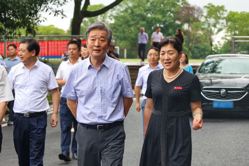 民进中央副主席王刚一行莅临我校调研指导工作