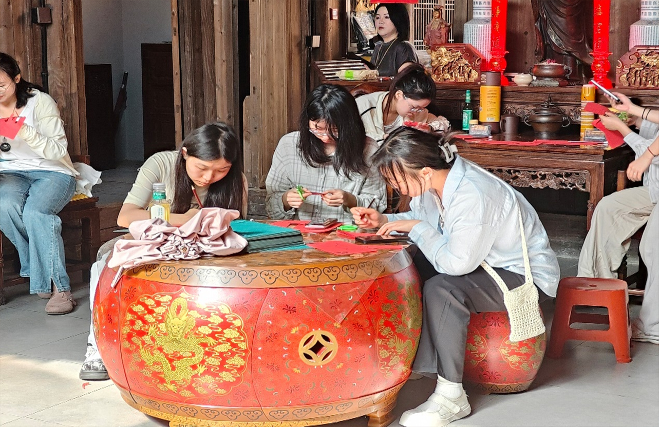 让传统遇见未来 用实践延续非遗——汉语国际教育专业开展非遗传承实践教育活动
